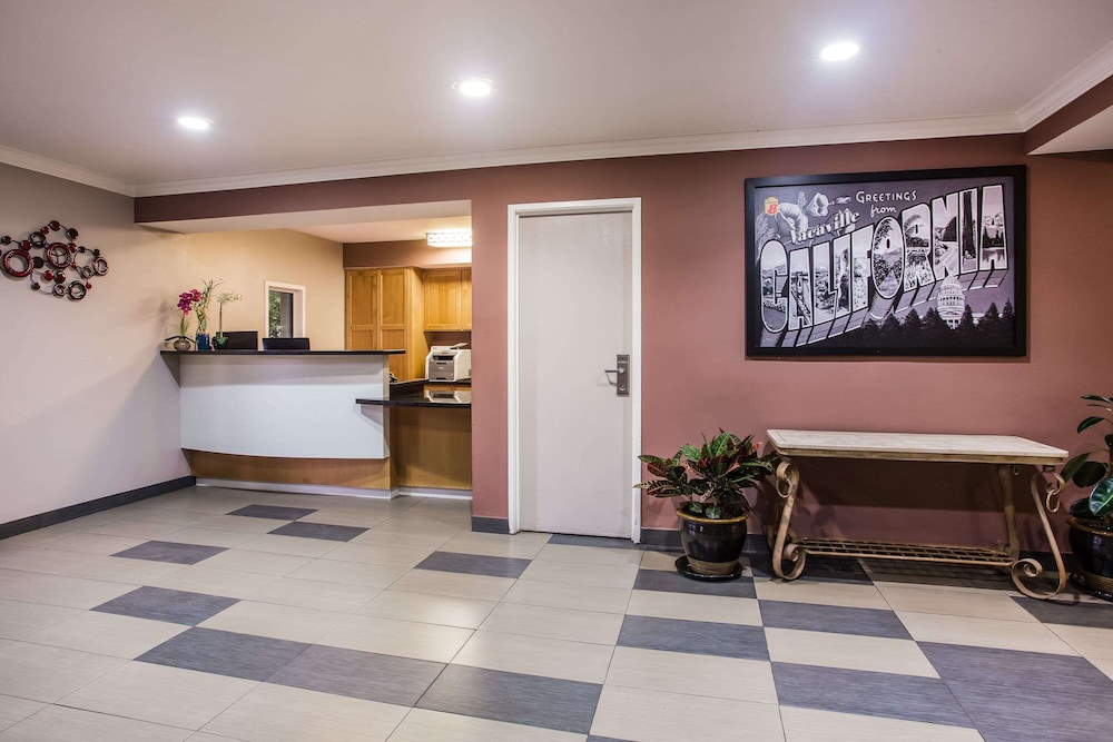 Super 8 by Wyndham Vacaville view 2