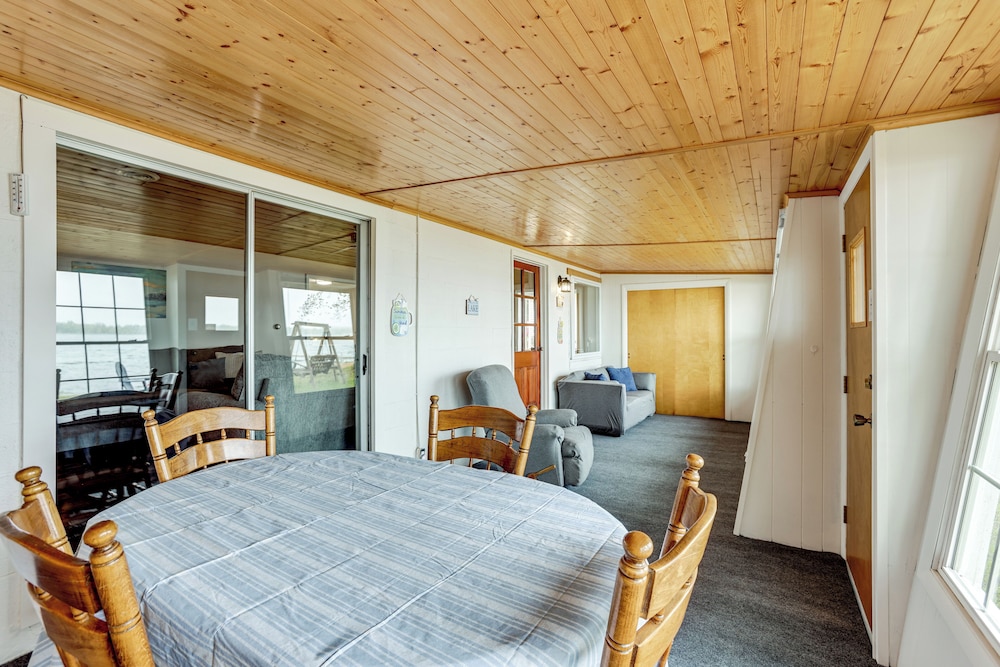 Fisher's Paradise: Lakefront Cottage in Baldwin!