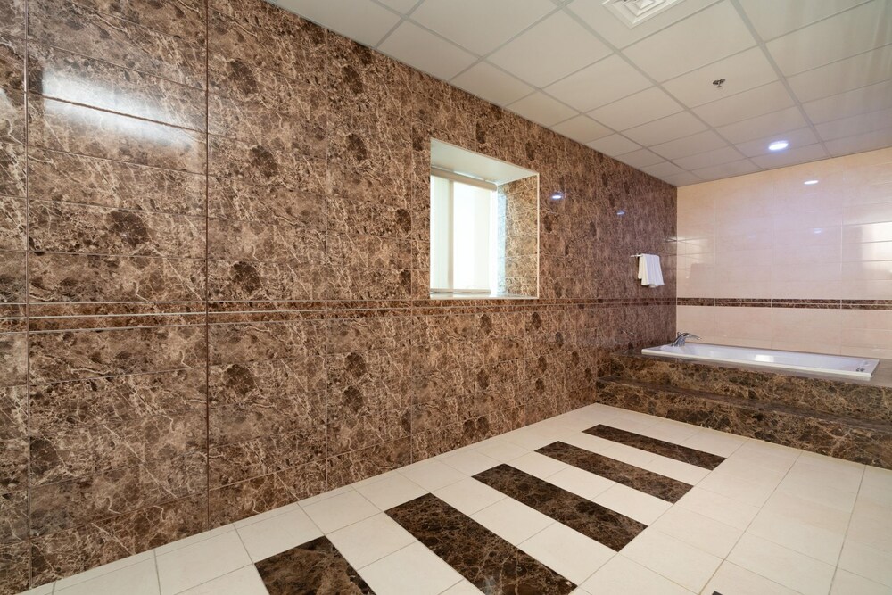 4BR Maid Penthouse w Pool and Jacuzzi