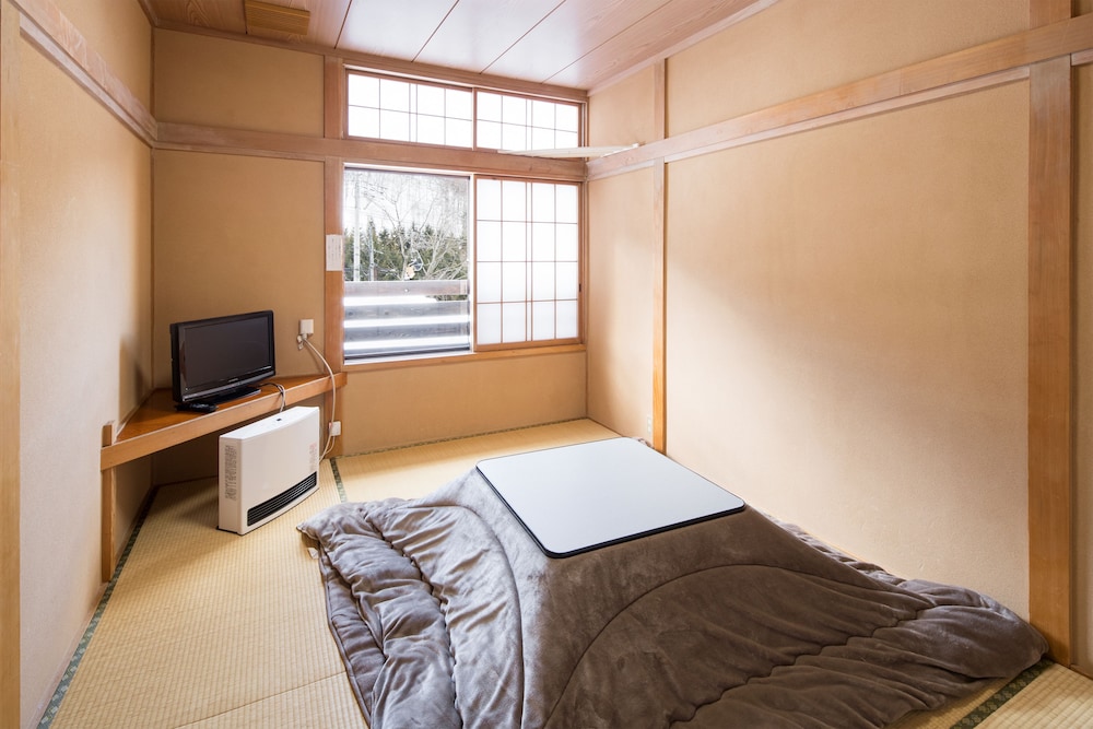 Uenohara Lodge Yamanoie view 4