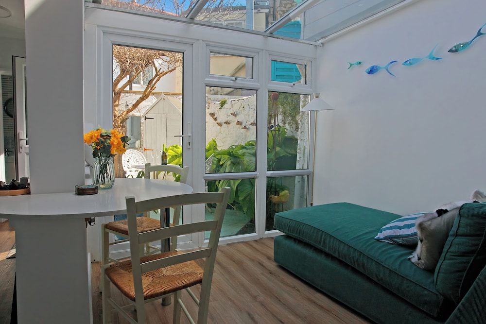 Harbour Retreat