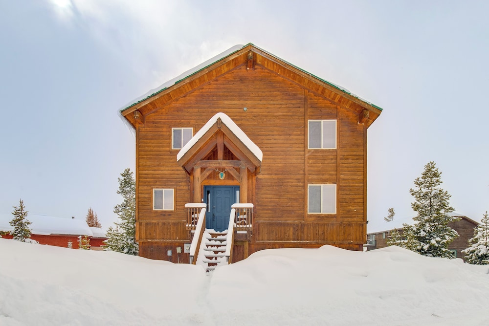 6 Mi to Winter Park Resort: Spacious Family Cabin