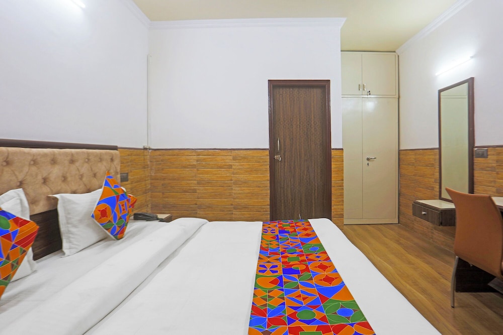 Fabhotel Vasant Villa
