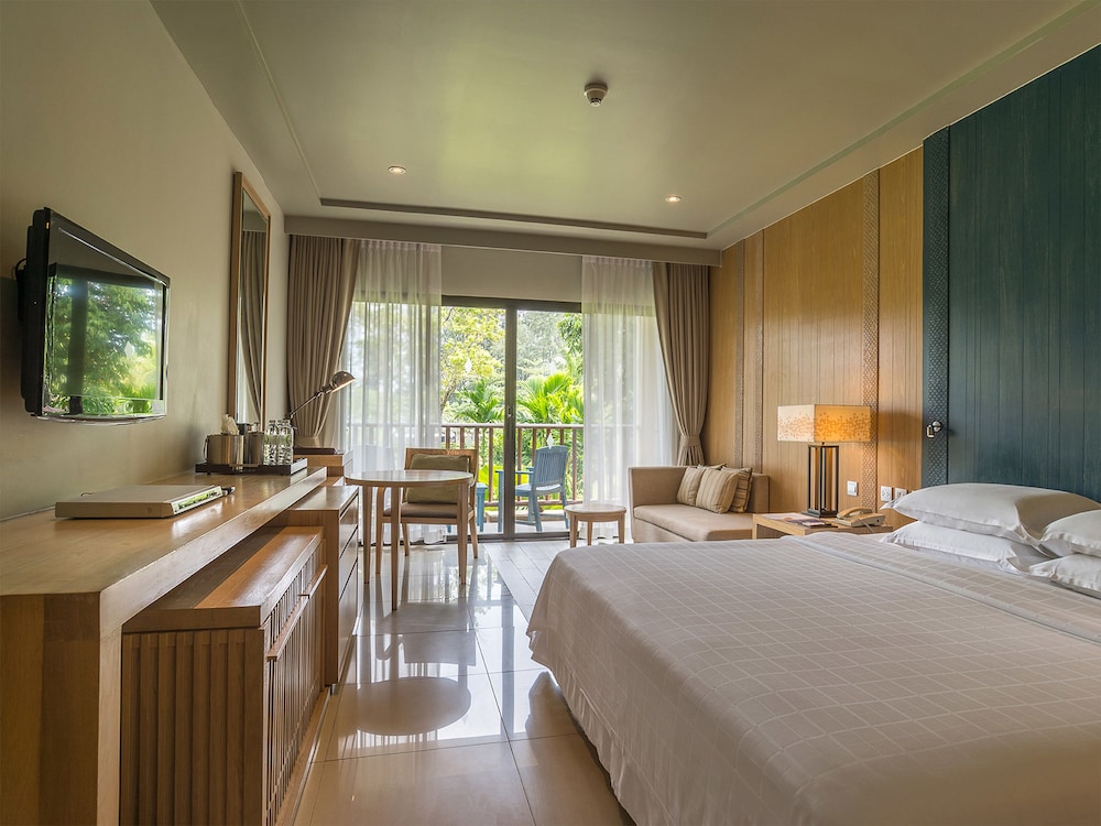 Dusit Thani Krabi Beach Resort 7