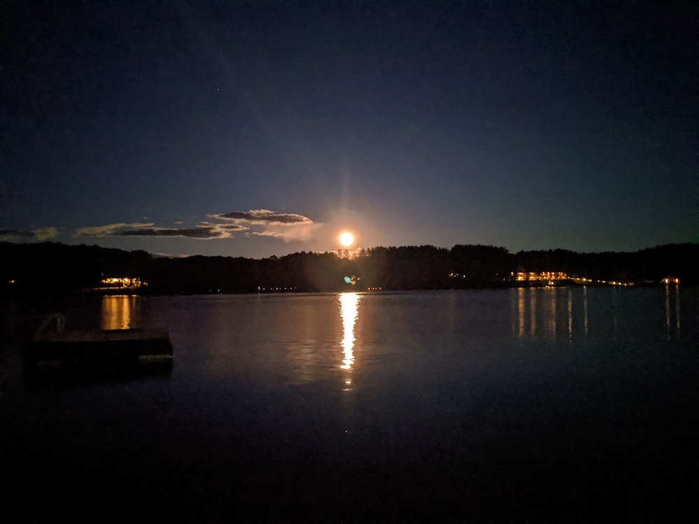 Dixon Lake Resort