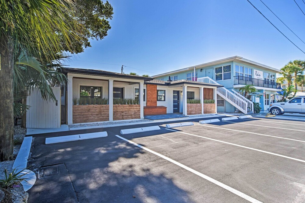 Well-appointed Madeira Beach Condo w/ Patio! view 5