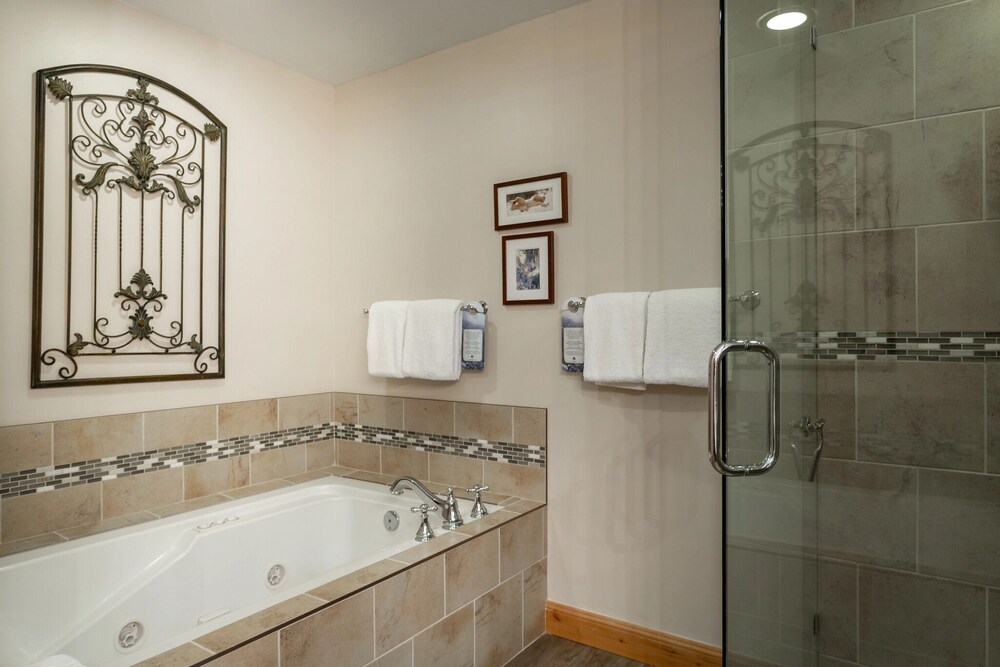 Trail's End Lodge at Deer Valley Resort - Two Bedroom Residence with Spa #404 2 Condo