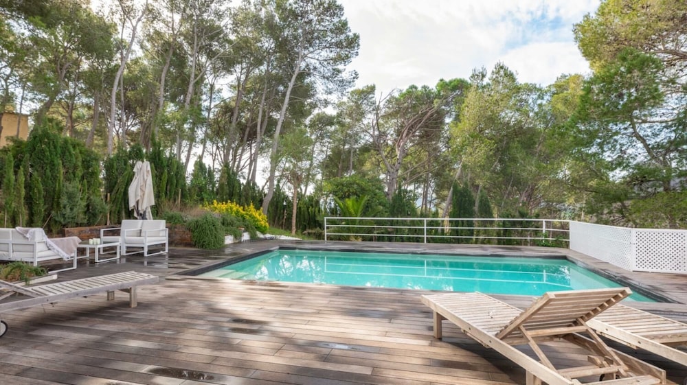 Ferran in Llafranc With 4 Bedrooms and 2 Bathrooms