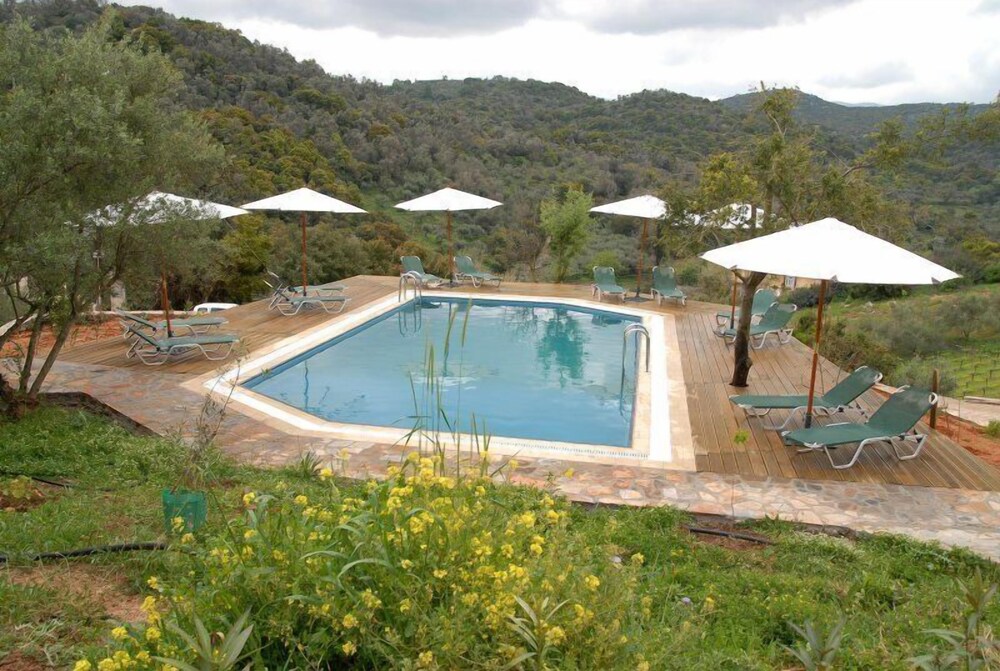 Aposperitis Traditional Guesthouse photo 4