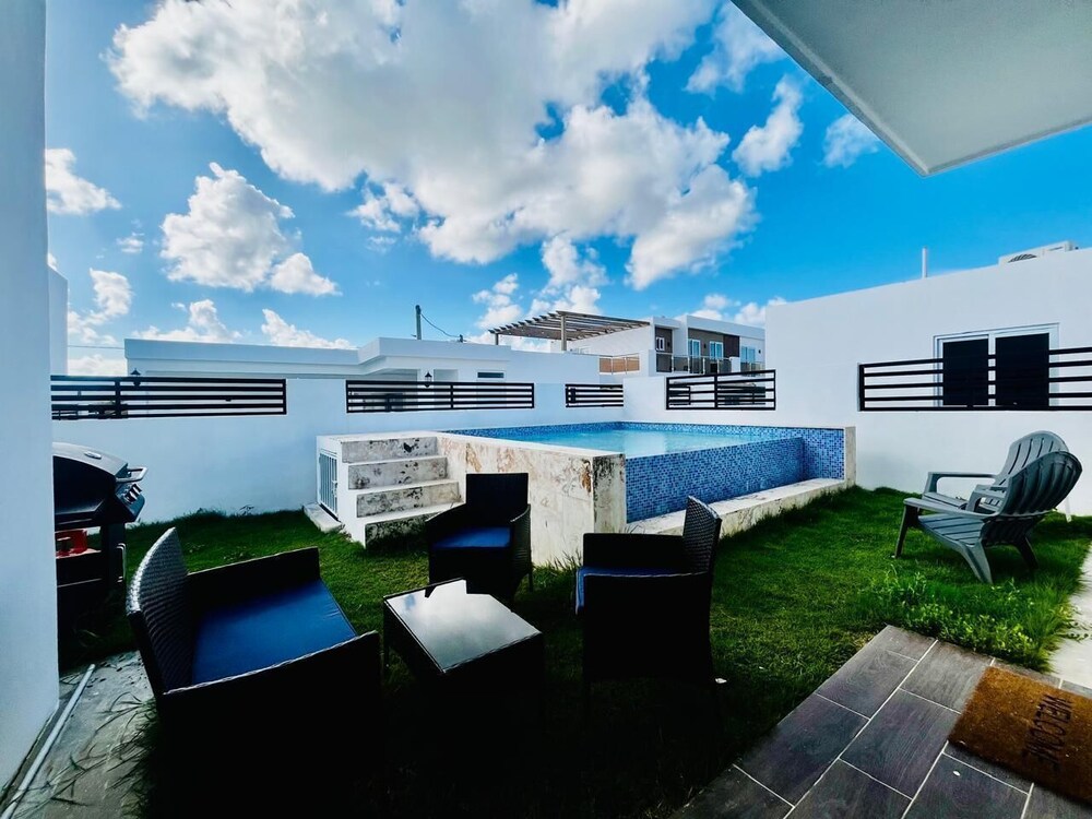 4BR 14 pax Twin Villa-Bbq & private pool