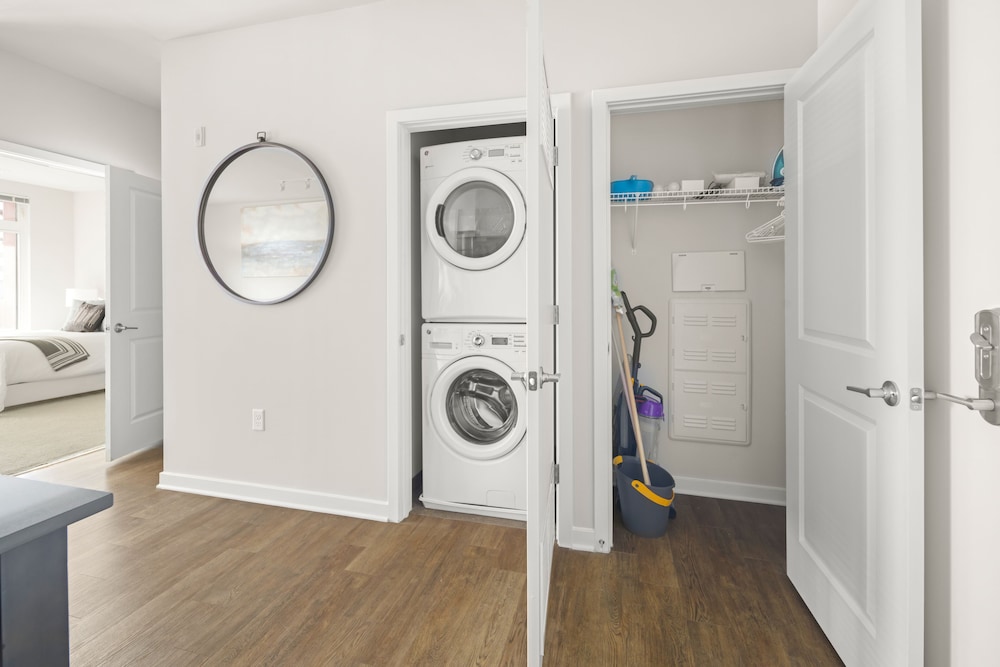 Global Luxury Suites at Reston - Property Image 40
