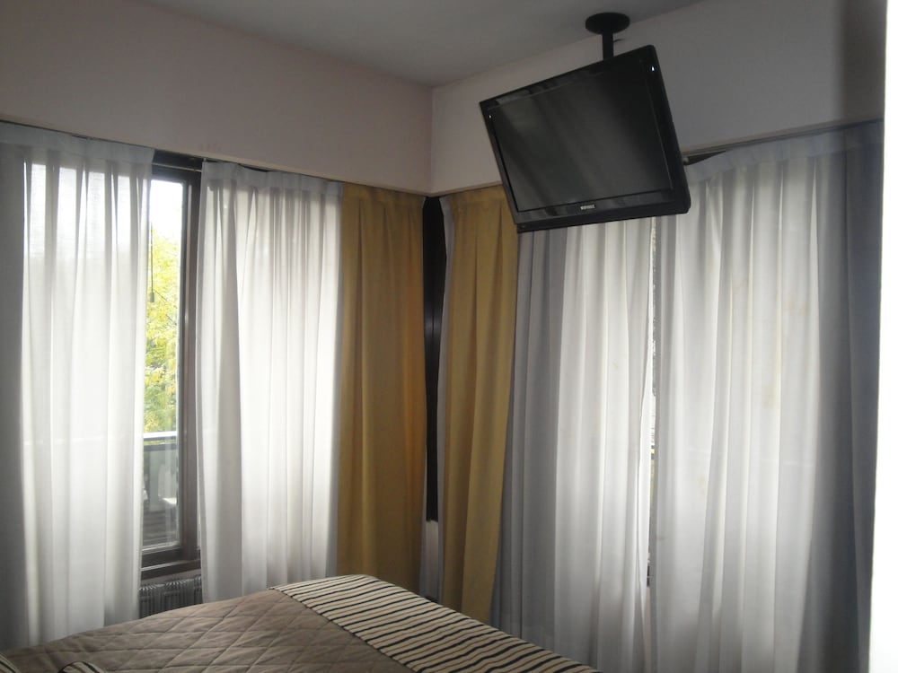 Golf Tower Suites & Apartments - Image 2
