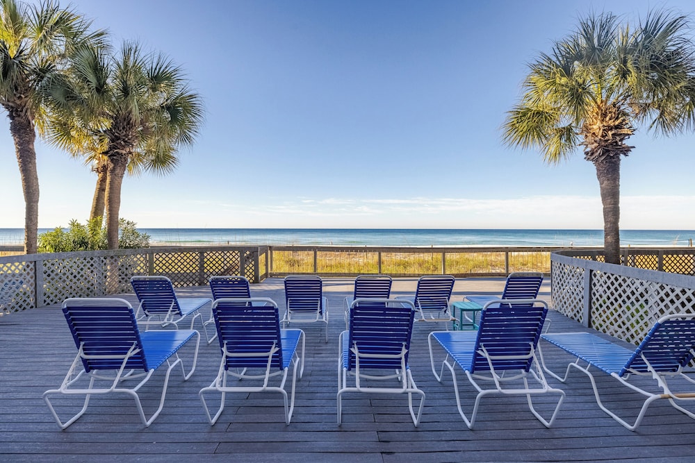2BR Condo in Edgewater Resort With Golf, Tennis, Pools & Free Tram Service!