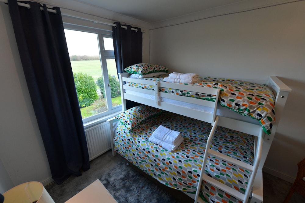 2Bd Garden Home - A Short Walk To Stonehenge