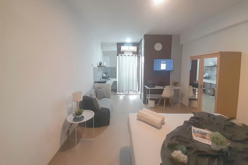 Studio Near Bandung Trade Mall At Gateway Ahmad Yani Cicadas Apartment