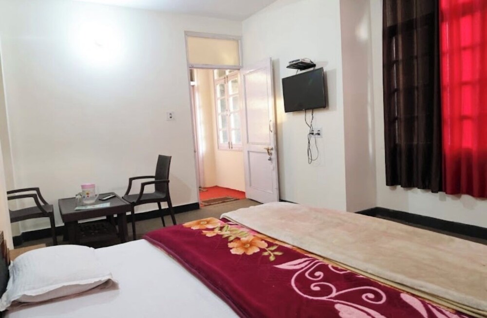 Hotel paradise hills