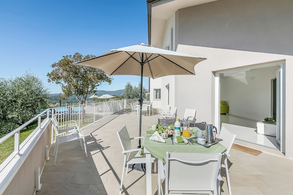 Villa Chimera White With Panoramic Pool