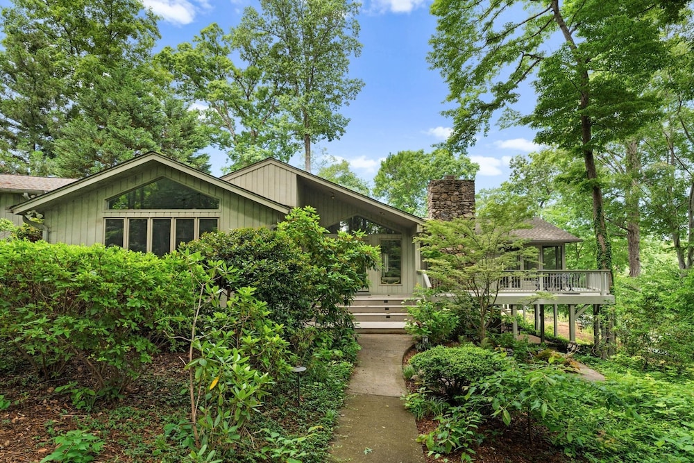 Modern Masterpiece by Avantstay Waterfront Private Dock