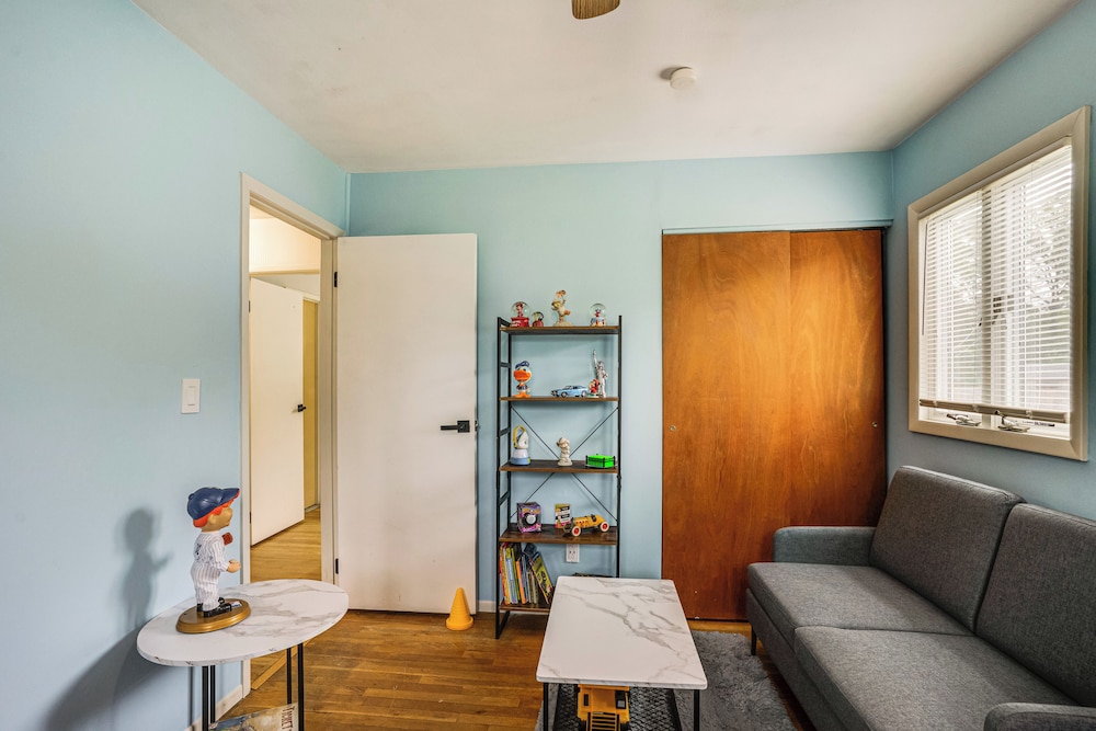 Family Home Near LIE & Blydenburgh Co Park