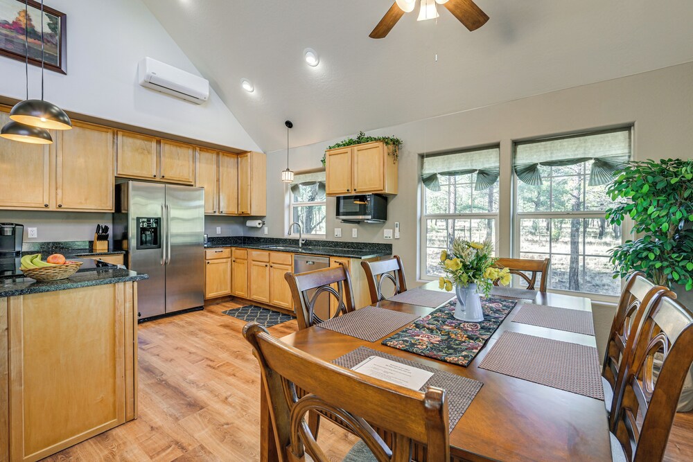 Pet-friendly Blue Ridge Cabin: Wraparound Deck!