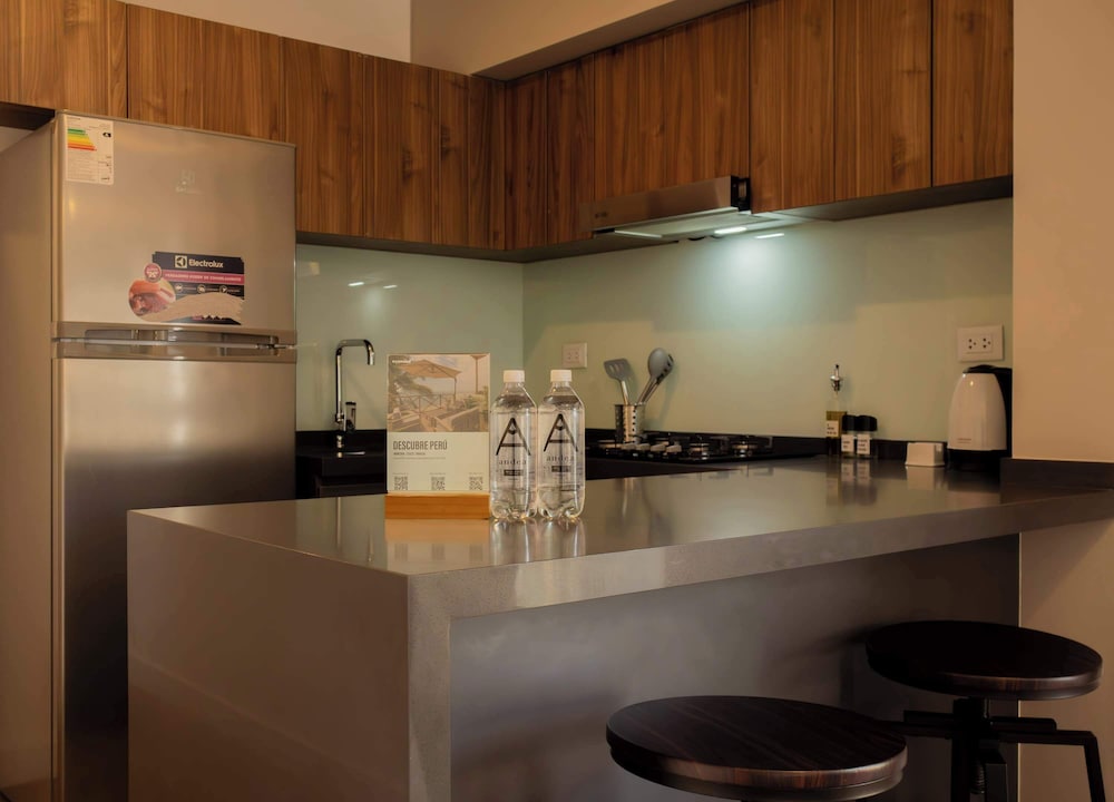 w Astounding 1BR in San Isidro