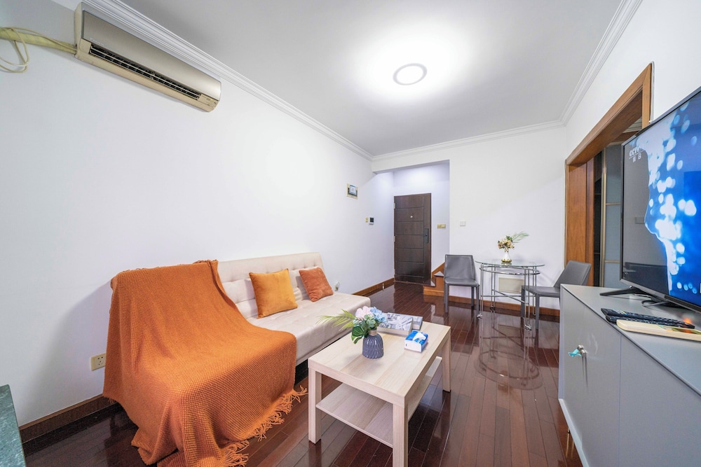 Tyms Modern 1BR APT Gubei Carnival Court