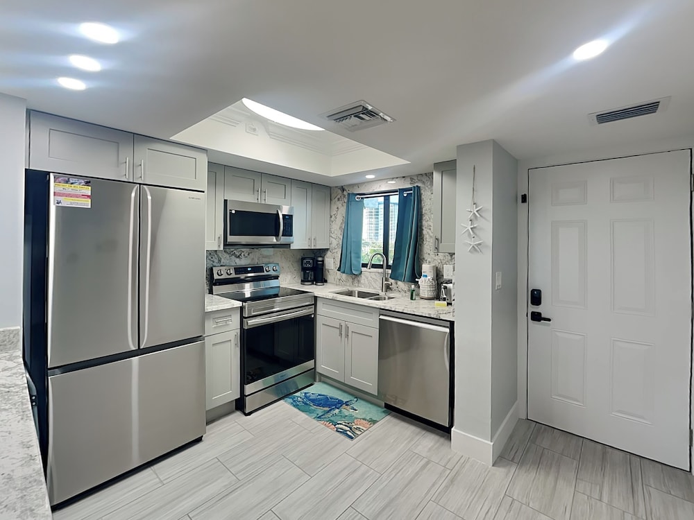 Seaside 4 by Distinctive Beach Rentals