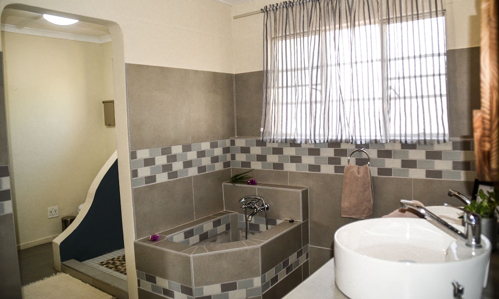 Gabus Safari Lodge
