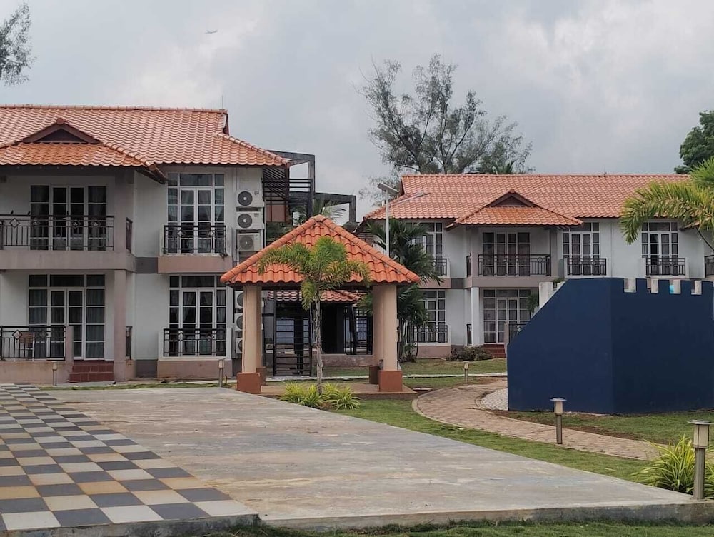 Hotel Tunas Resort Port Dickson - Image 1