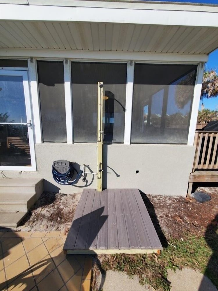 Coastal Bliss - Oceanfront Home 3 Bedroom Home