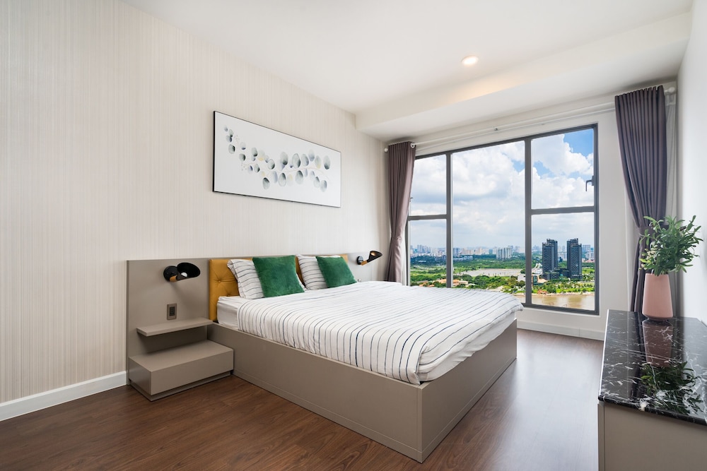 SAIGON 9 - Rivergate Residence Infinity Pool
