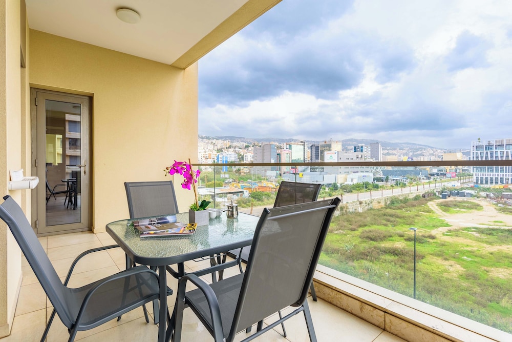 Viva 3-BR Apt in Waterfront Dbayeh