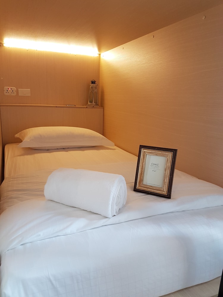 Bed To Bangkok - Hostel