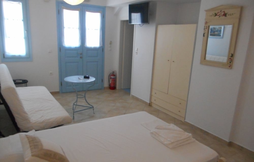 Kavalieros Studios - Property Image 36