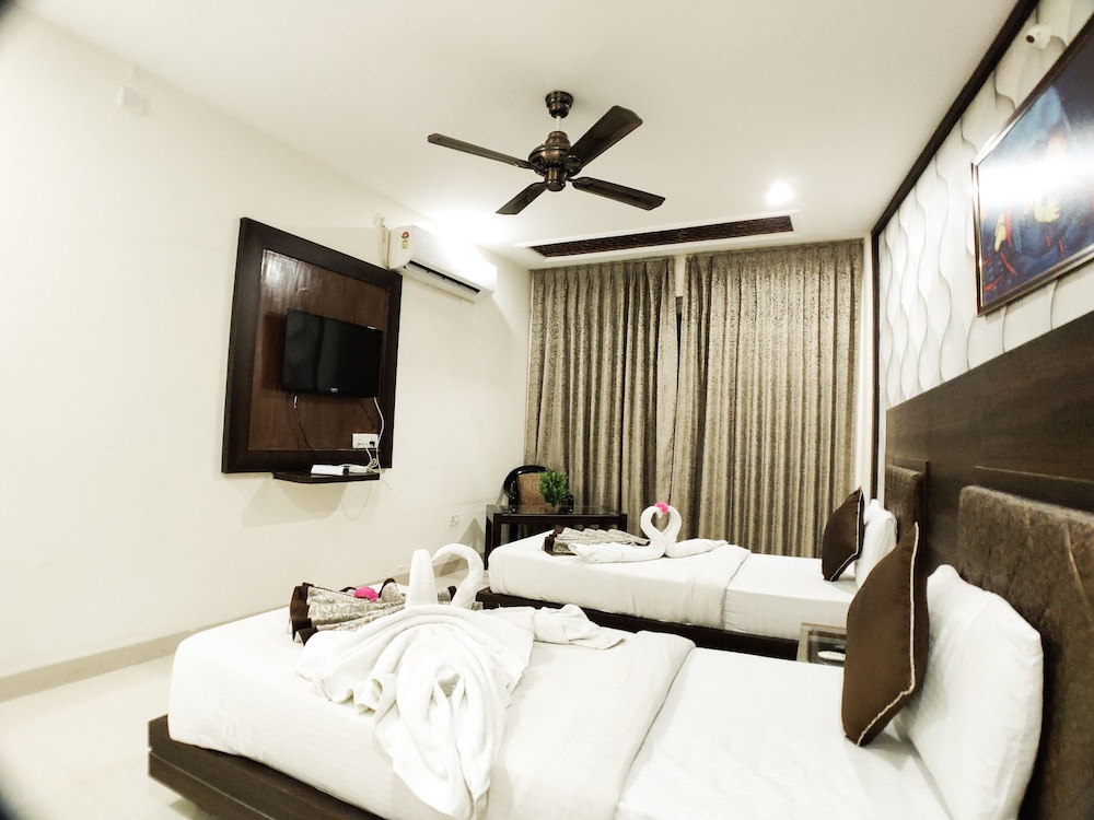 Hotel Landmark Residency view 5