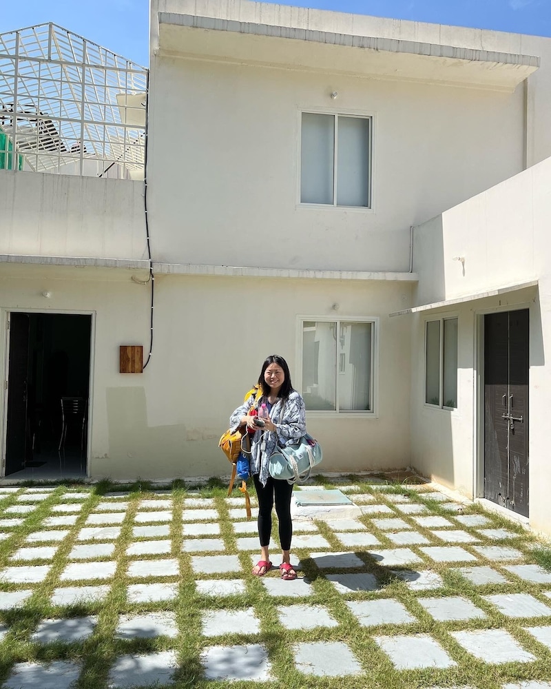 Hostel ivory
