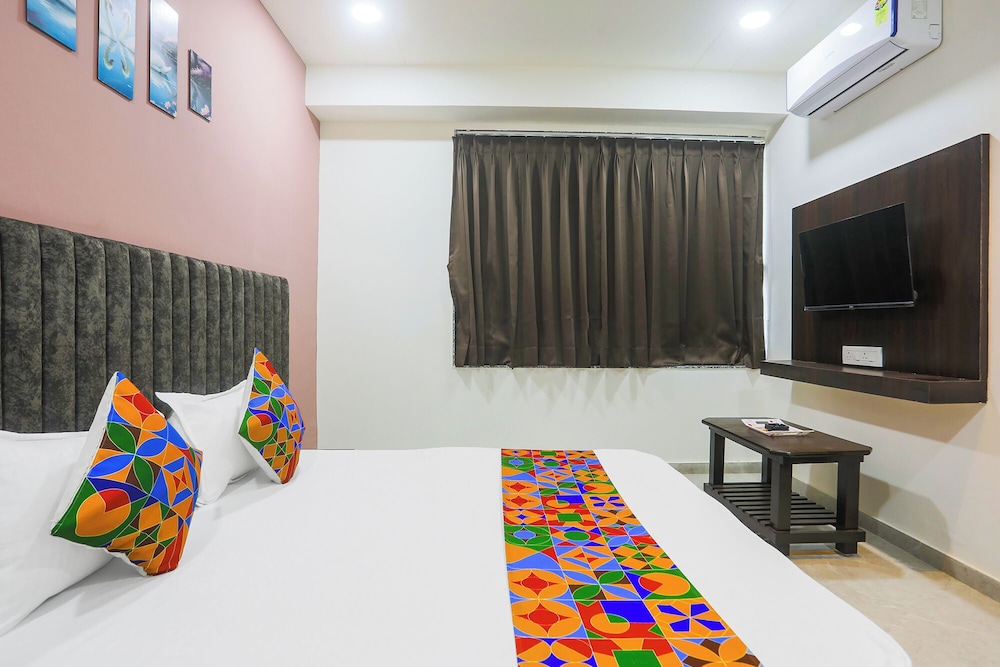 Fabhotel River View