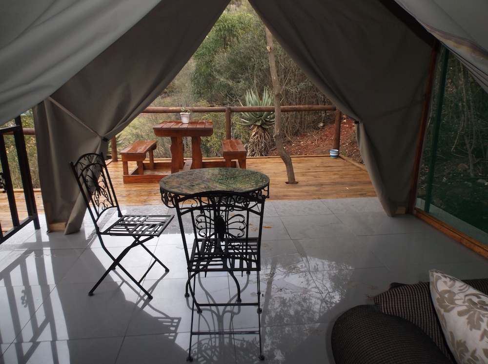 Old Mill Lodge, Working Ostrich Farm & Restaurant, Oudtshoorn
