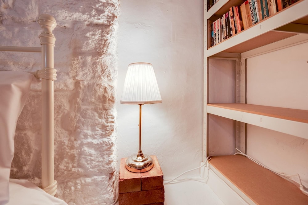 Oxford Vacations - The Summertown Studio 1 Bedroom Kitchenette - Property Image 22