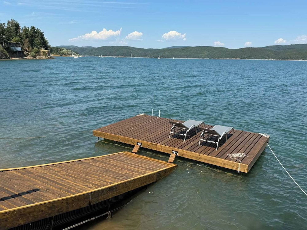 Villa Iskar Lake Residence