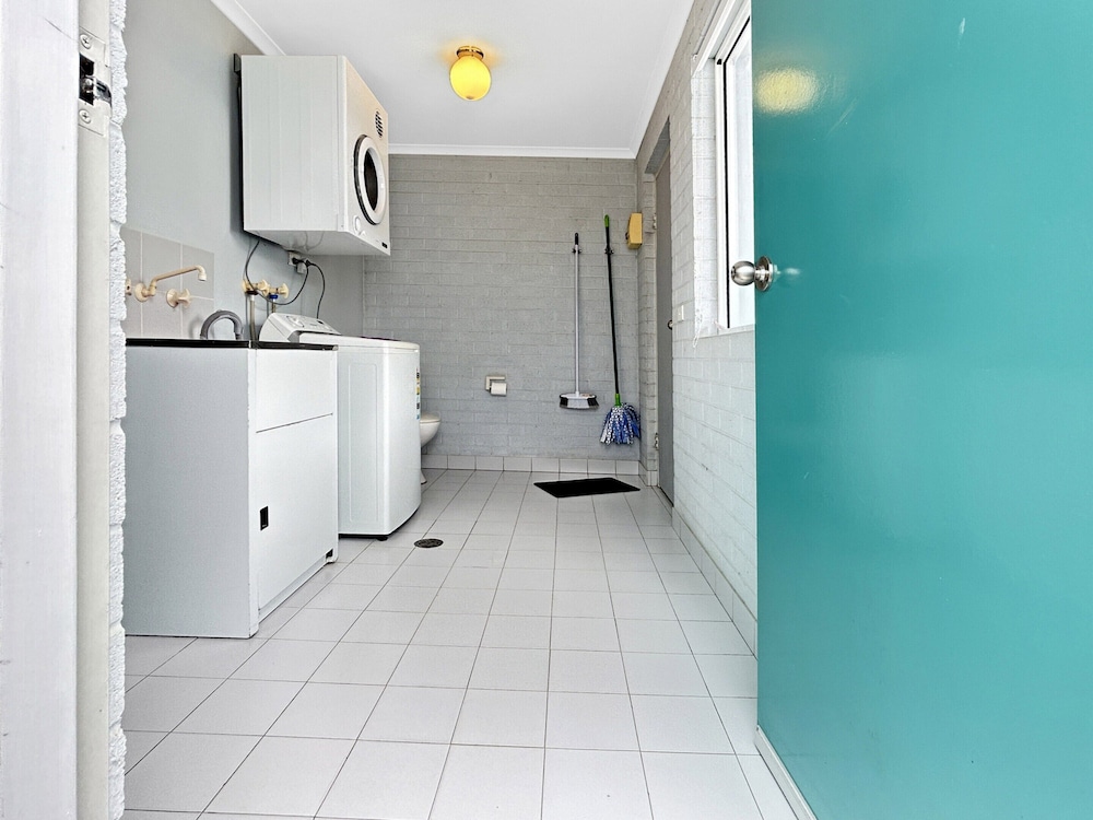 3-bed With Alfresco Dining & Pool in Batemans Bay