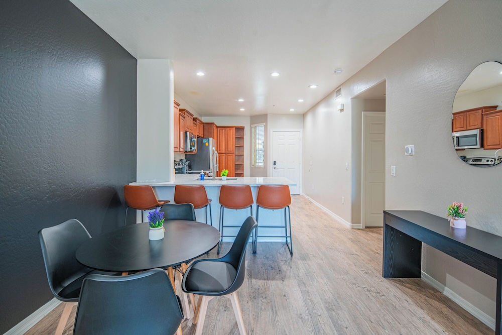 ROVE LIVING/KL - The Fredrick Tempe