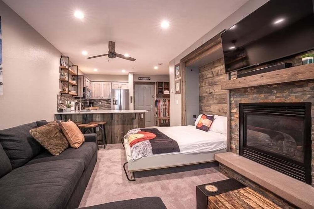 Zephyr Mountain Lodge Condos