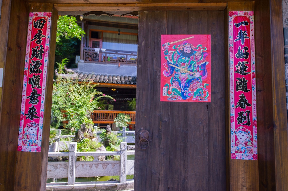 Yangshuo Scenic Mountain Retreat