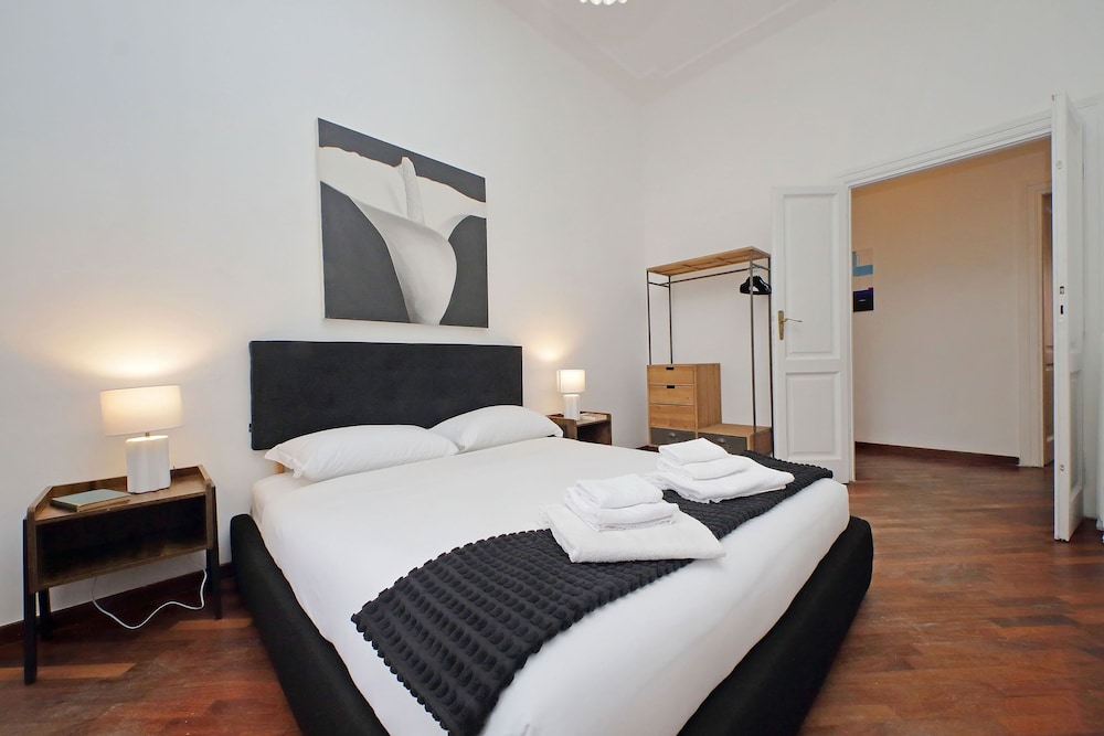 Giuliana Giant Apartment