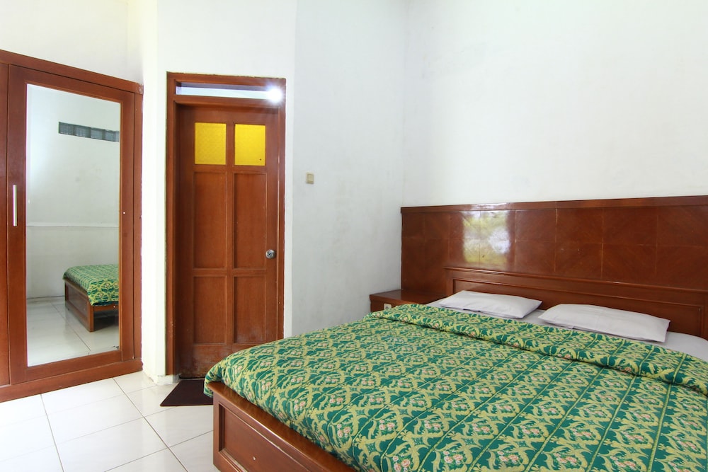 Hotel Limaran 1 view 4