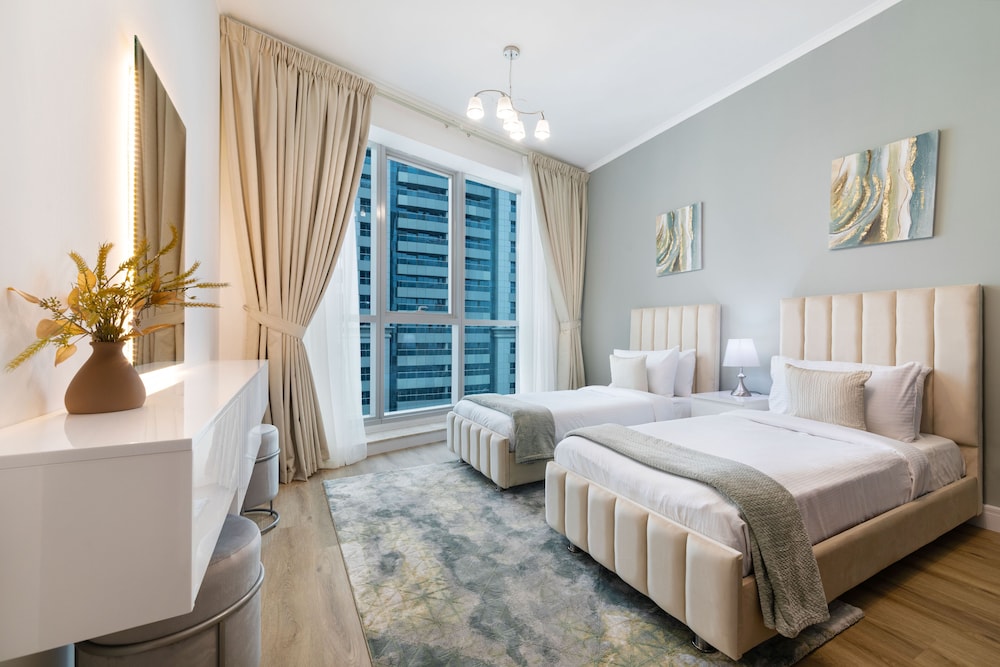 Maison Privee - High-Floor Trendy Apt w/ Marina, Palm & Ocean Vws