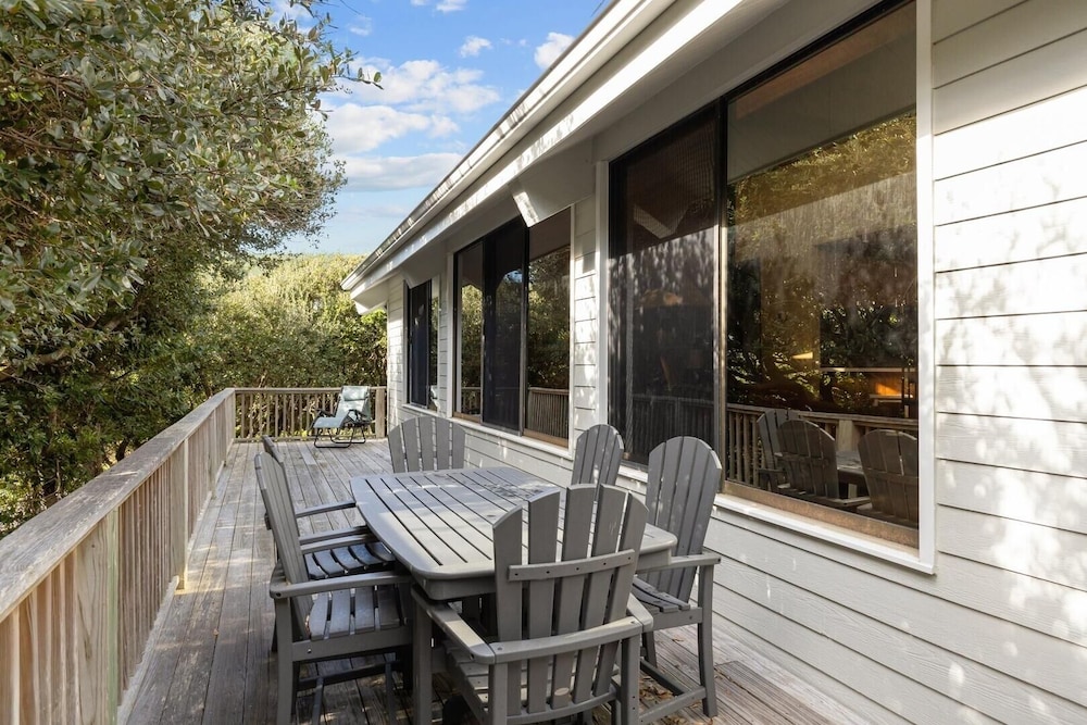 Beach Grove 3 Bedroom Home