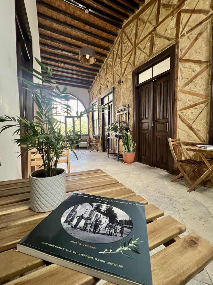 Flor Guest House