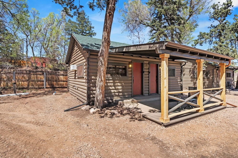 Timber Lodge Cabin 3